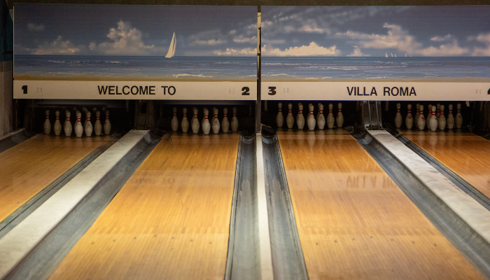 Bowling (8 Lanes)