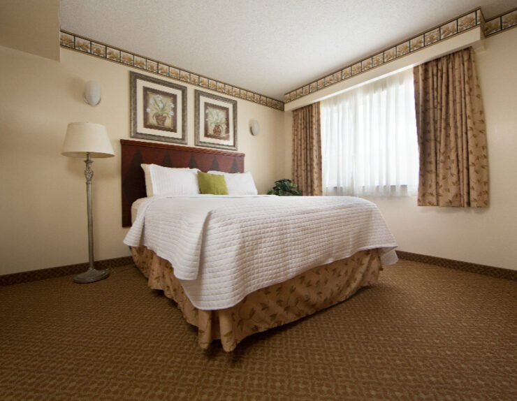 303 Two BDRM efficiency Bedroom1 Queen 1