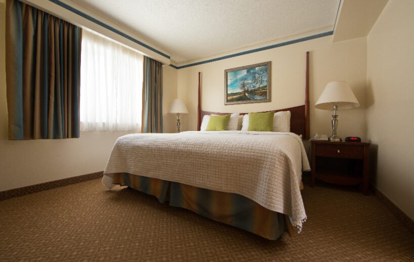 303 Two BDRM efficiency Bedroom2 King 1 2