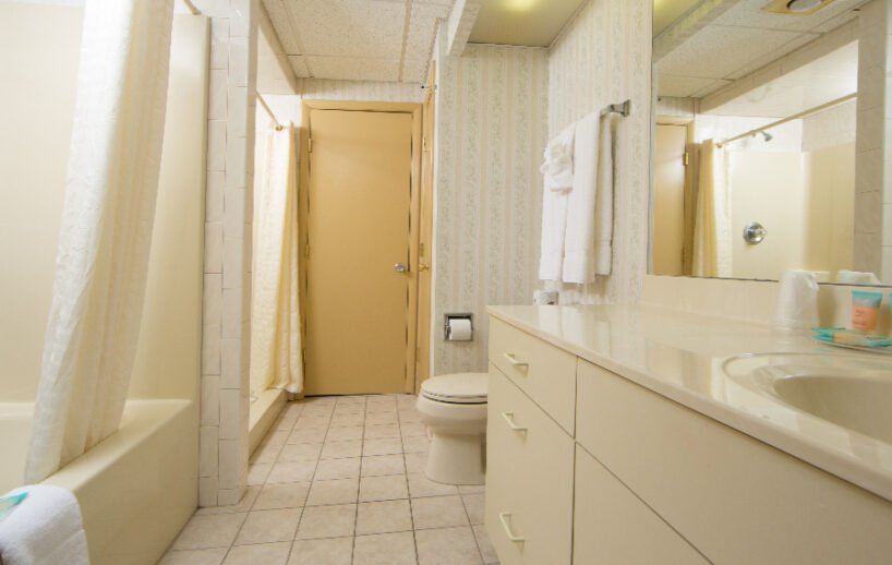 312 One BDRM Efficiency Bathroom 1 1