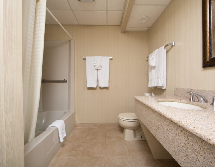 153 Traditional bathroom 1