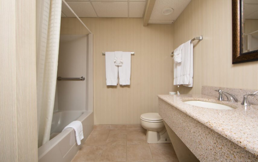 153 Traditional bathroom 1