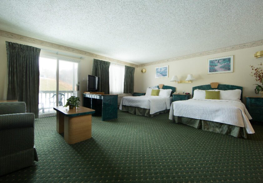 155_Deluxe_bedroom (1)