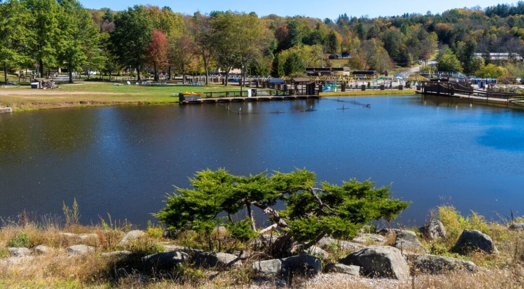 Catskills resort for families, couples, and groups