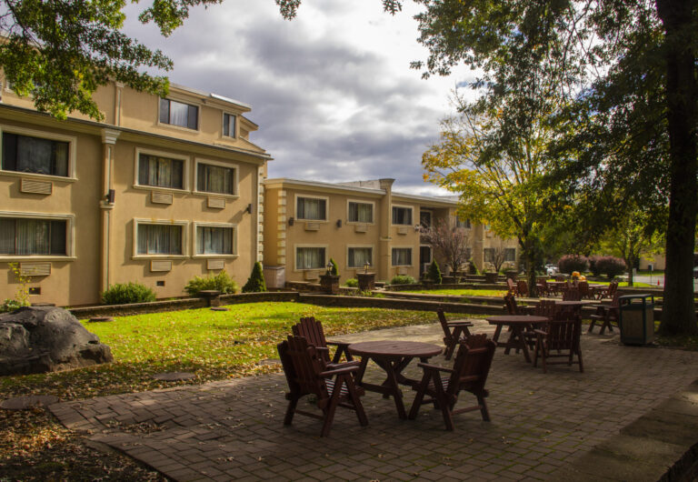 Fall_outside rooms Catskills Resorts
